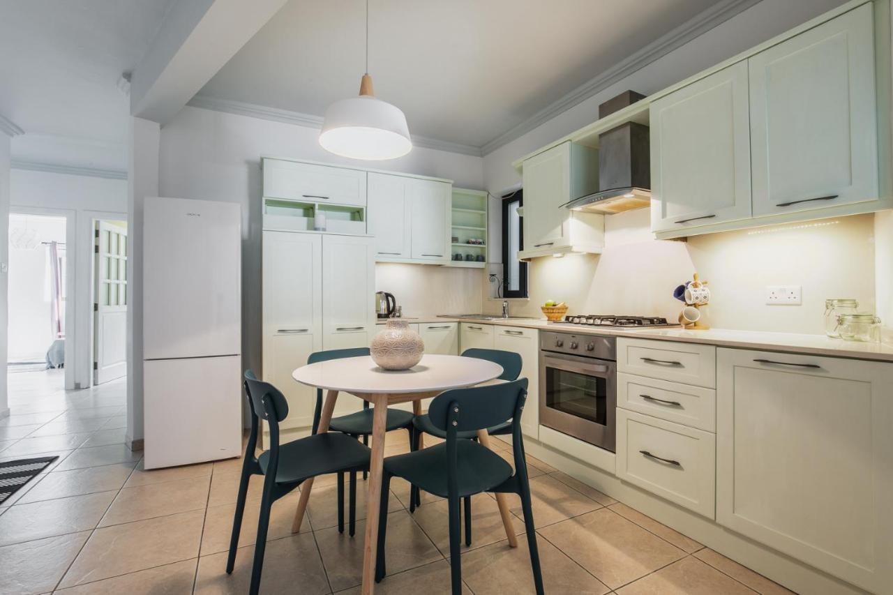 Stylish 3 Bedroom Apartment - St. Julians - 5 Mins From Balluta Bay Saint Julian's 外观 照片